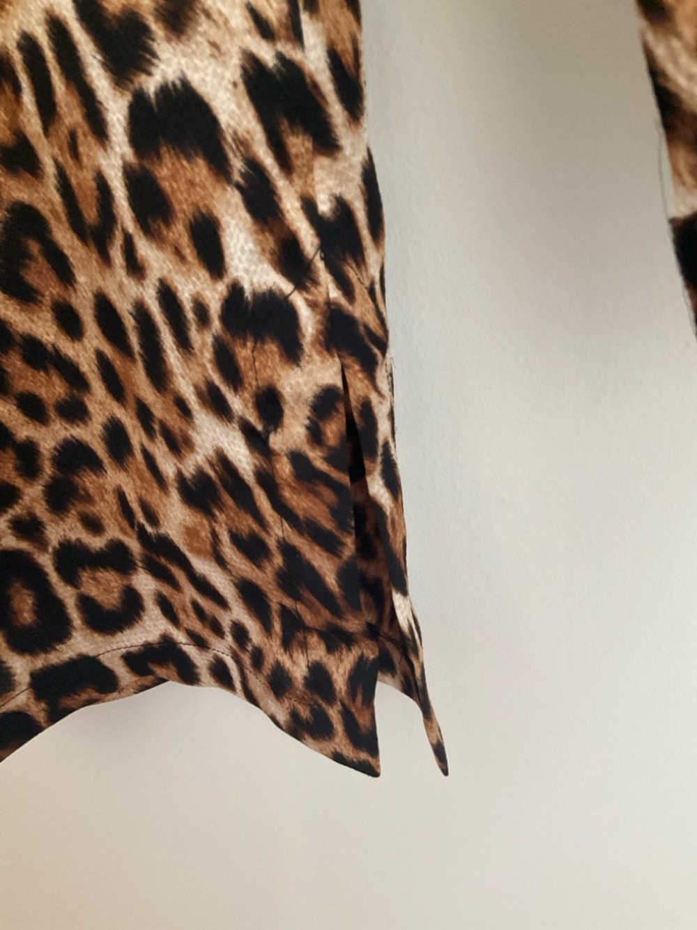 Chico's 1 (8-10) Leopard Print V-Neck Tunic - Brown/Black - Picture 6 of 8